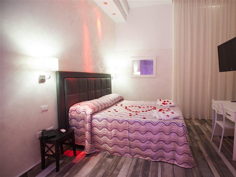 Napoli Garibaldi Square Bed & Breakfast Bagian luar foto