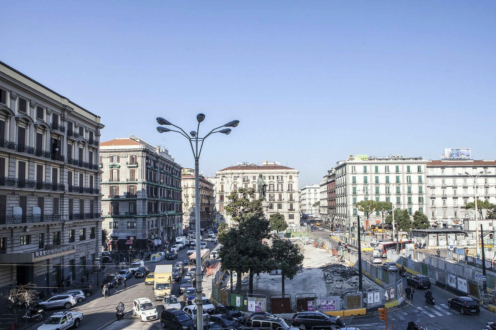 Napoli Garibaldi Square Bed & Breakfast Bagian luar foto